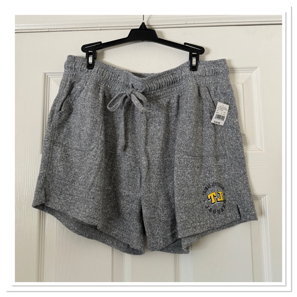TJ Thomas Jefferson Jaguars Women’s Fleece Shorts - Picture 2 of 3